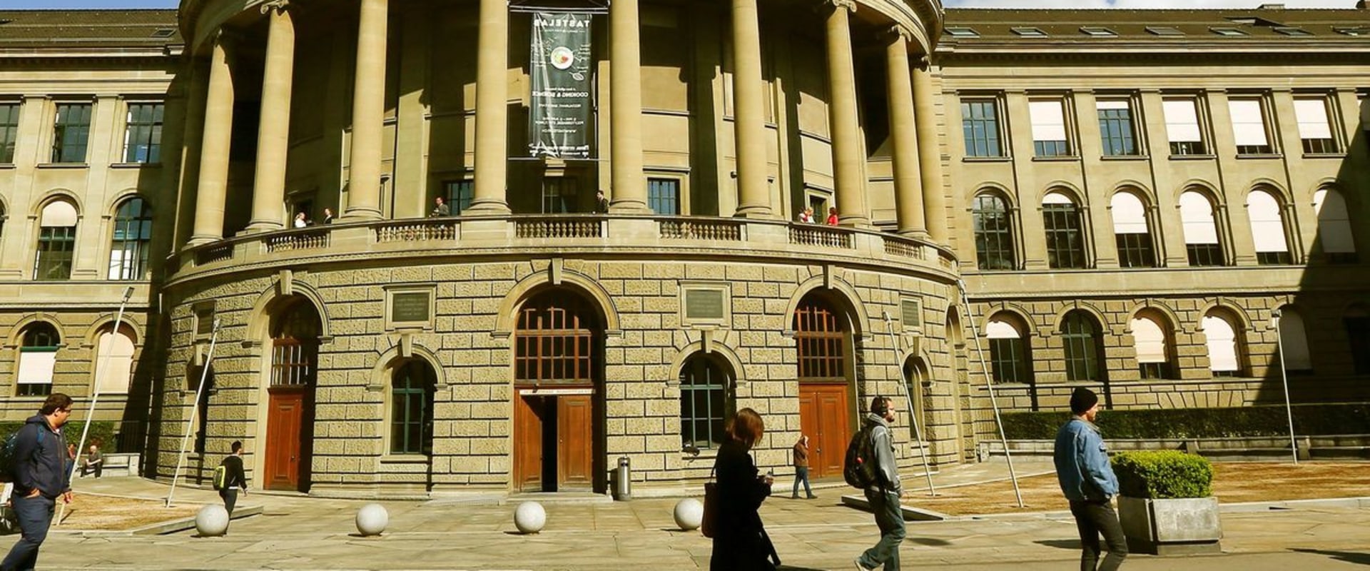 Top-Universitäten in Europa: Rankings, Auslandsstudienprogramme und Vorteile der Hochschulbildung im Ausland